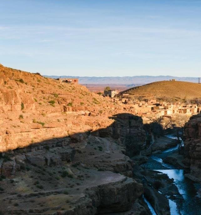 À la rencontre des traditions locales : artisanat, musique et savoir-faire